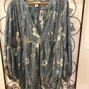 Torrid Size 1 Festi NWT Top